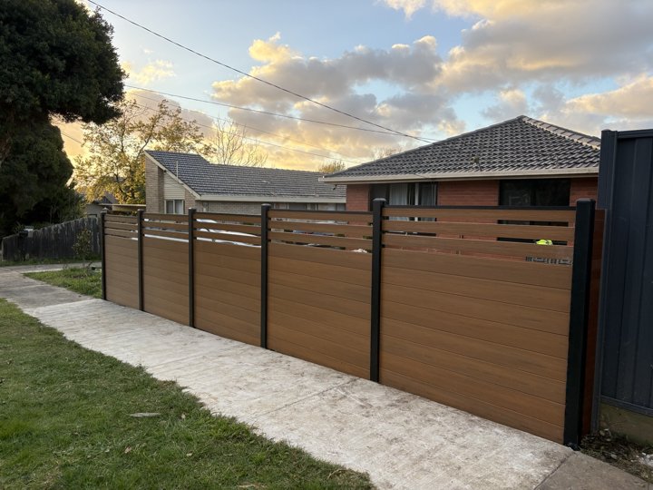 Horizontal slat front fence by HD Fencing