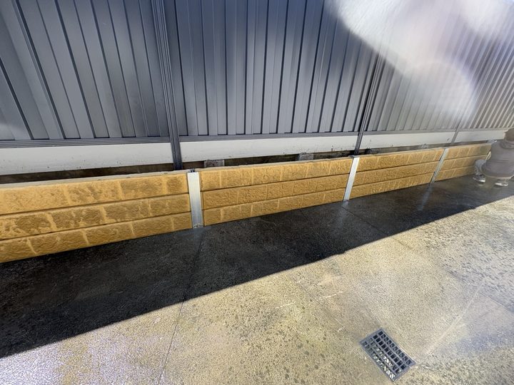 Fence and sleeper detail by HD Fencing